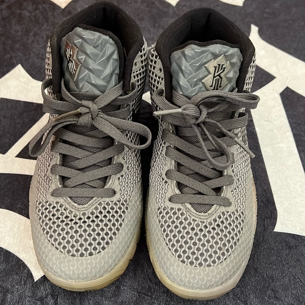 Kyrie Irving shoes